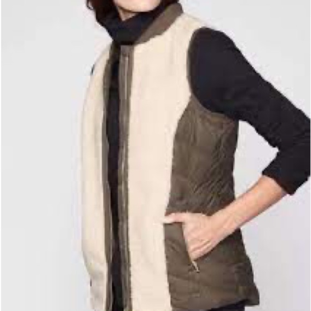 NEW Athleta Responsible down tundra vest Size XS